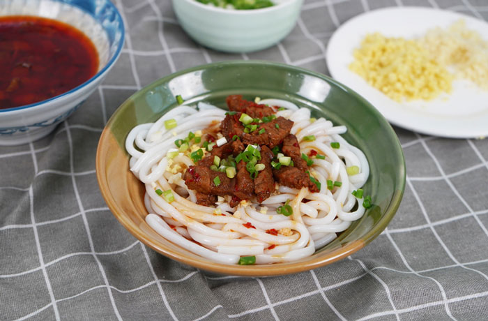南岳肉臊子粉培训